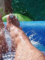 Aquatic foot pampering