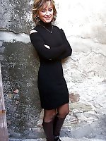 Juicy mature tarts playing with their slit