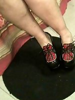 Shoe fuck in latex - Outfit