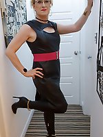 Lisa Essex is a sexy MILF and she is wearing a yellow minidress.