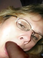 Mature cougar wants to make love with vibrator