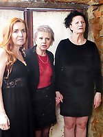 Enchanting mature mom shows her tricks