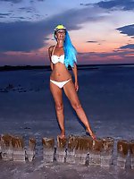 Elegant cougars are spreading their lips